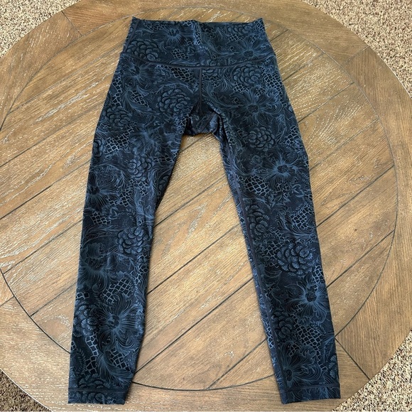 Lululemon Wunder Under Hi-Rise 7/8 Tight | Size 8 - Picture 4 of 10